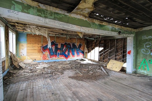 A new report says making civics education a much higher priority might be key to stabilizing an increasingly divided nation. (Trenna Sonnenschein/Pixabay)