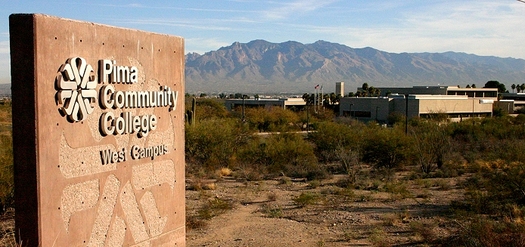 A new study says Arizona community colleges are now 42 percent Latino. (Kynn/Wikimedia Commons)