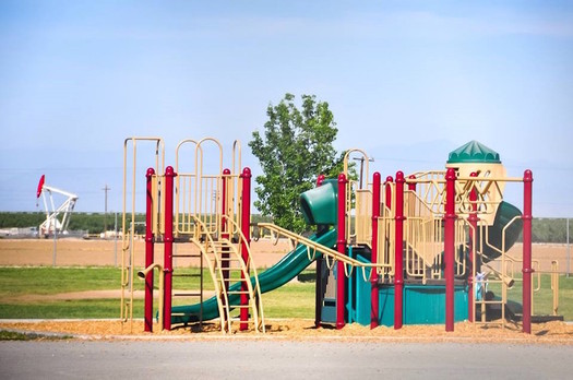 Environmental watchdogs say about 32,000 New Mexico children attend schools and daycare centers within a half-mile of oil and gas production facilities. (fracktracker.org) 