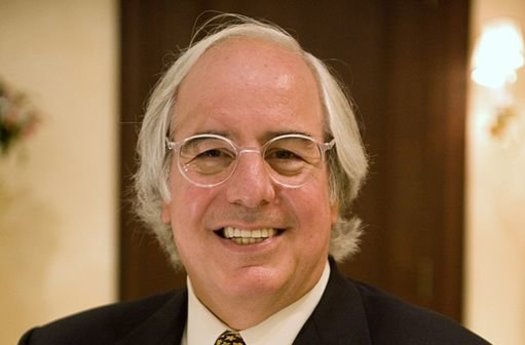 Frank Abagnale has spent decades fighting fraud and identity theft. He says the key to avoiding scams is to stop, take a moment and verify the source. (Wikimedia Commons)