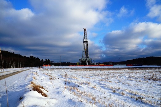 Gov. Tom Wolf is proposing weaker emission rules for existing oil and gas facilities. (anita_starzycka/Pixabay)
