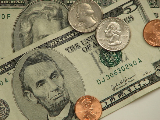 Michigan's average weekly unemployment benefit will not keep a family with children out of poverty while job hunting. (jppi/morguefile)