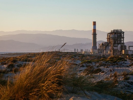 Conservation groups are fighting a proposal to build a natural-gas unit at the Puente power plant in Oxnard. (Earthjustice)