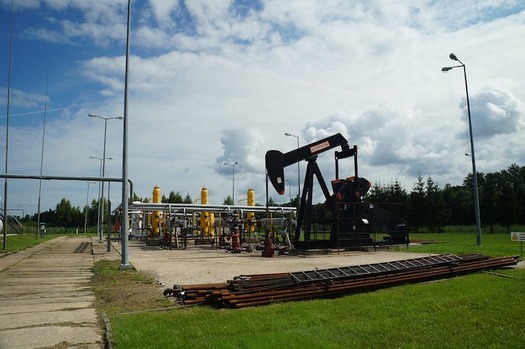 Comprehensive regulation of existing oil and gas facilities by the state could cut methane emissions by 60 percent in Pennsylvania. (anita_starzycka/Pixabay)