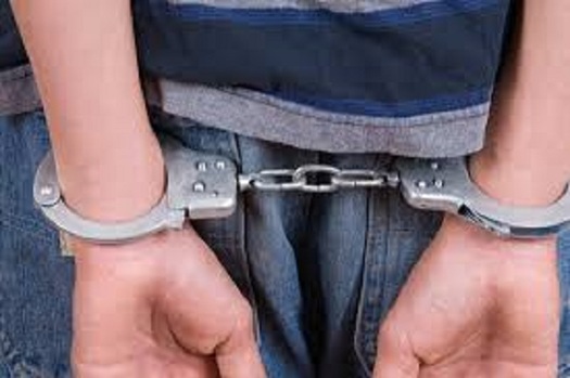 Illinois automatically sends 18-year-old defendants to adult court. (www.icjia.state.il.us)