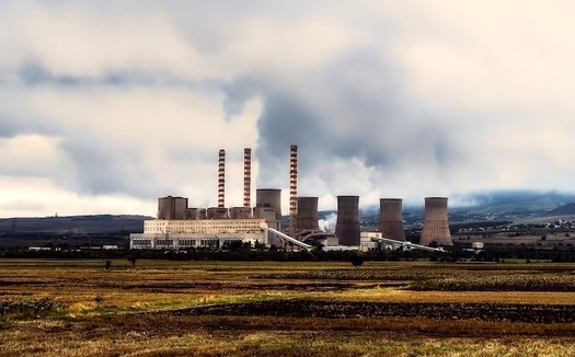 The EPA rule could allow major polluters that have reduced emissions to turn off pollution controls. (12019/Pixabay)