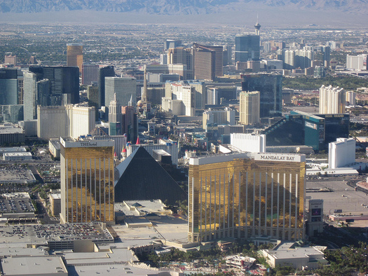 The warm, dry climate in the Las Vegas area contributes to its high ozone pollution levels, according to the American Lung Association. (Doug Kerr/Flickr)