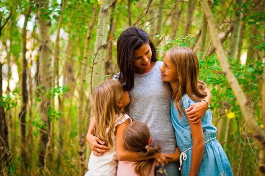More than 44,000 children in Nevada have asthma. Moms Clean Air Force and other groups want the state to do more to clean the air and protect the environment. (Bree Johnson/Twenty20) 