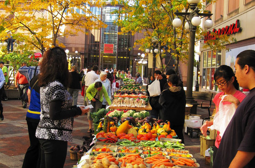 Minnesota's Market Bucks program is operating at 96 farmers' markets across the state this summer. (health.state.mn.us)