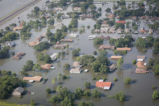 Un nuevo reporte sugiere mejorar, en las instalaciones de vida asistida de Texas, los protocolos de respuesta ante desastres.(SC National Guard/Flickr)
