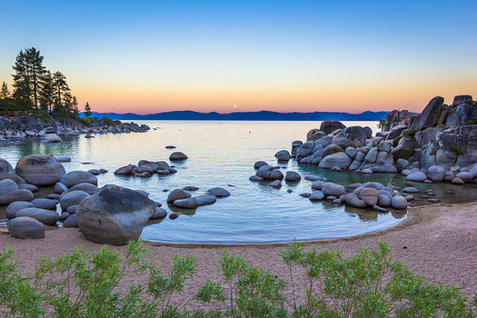 Lake Tahoe is known for its clear water, but climate change is contributing to algae blooms. (Trevor Bexon/Flickr)