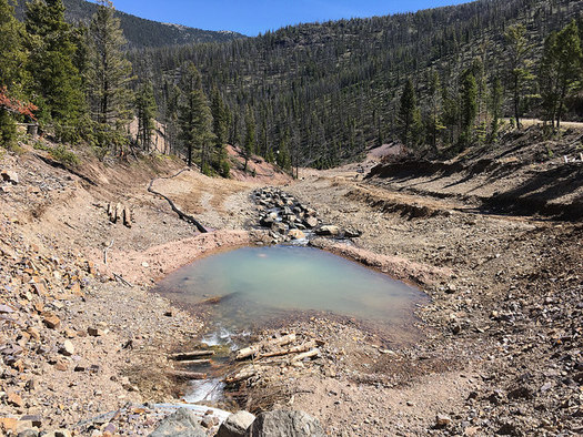 Acrylic fiber could be used as a cheap and effective way to clean up polluted mining sites. (EARTHWORKS/Flickr)