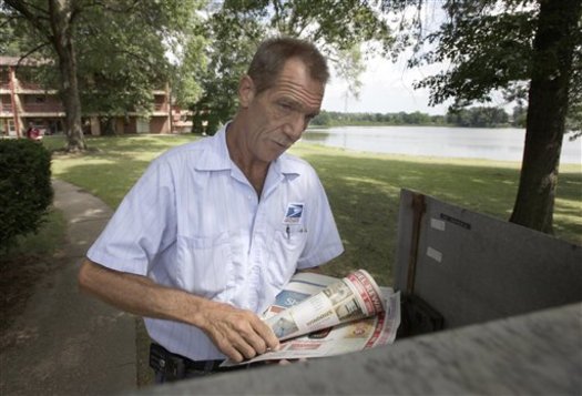 The U.S. Postal Service employs more than 500,000 Americans at 30,000 outlets across the country. (nipc.org)