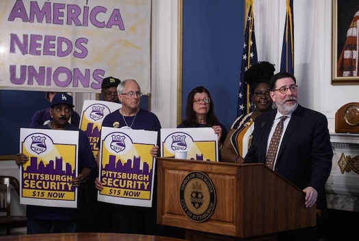 Pittsburgh Mayor Bill Peduto joined union organizers and workers to announce the contract agreement. (32BJ SEIU)