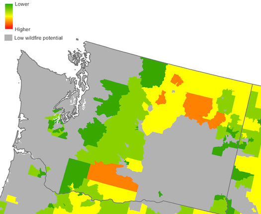 This map shows the areas of Washington state most vulnerable to wildfires, based on both landscape and socioeconomic factors. (University of Washington)