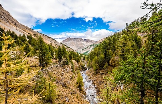 More than 80 percent of Colorado voters believe it is important for states to use funds to protect and restore the health of rivers, lakes and streams. (Pixabay)