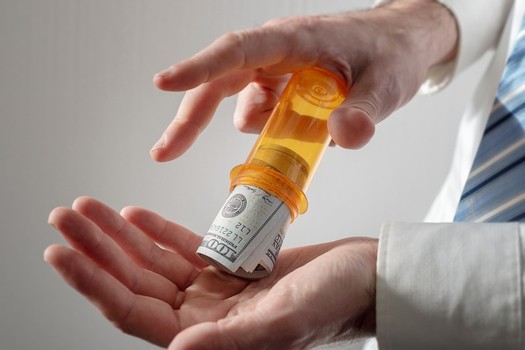 Minnesota lawmakers are considering bills to crack down on prescription drug price gouging. (@RLTheis/Twenty20.com)