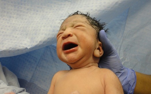 Research has found infant mortality falling much more rapidly in states that have expanded Medicaid. (Sanjasy/Pixabay)