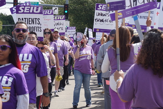 Health-care union members picketed at Kaiser Permanente Clackamas medical campus on June 28. (SEIU Local 49)