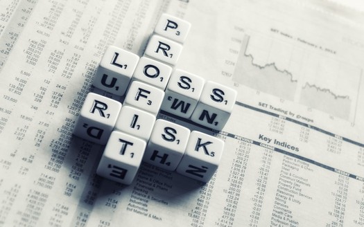 The 2008 financial crisis has been widely attributed to banks that failed after making huge, highly risky market trades. (Gino Crescoli/Pixabay)