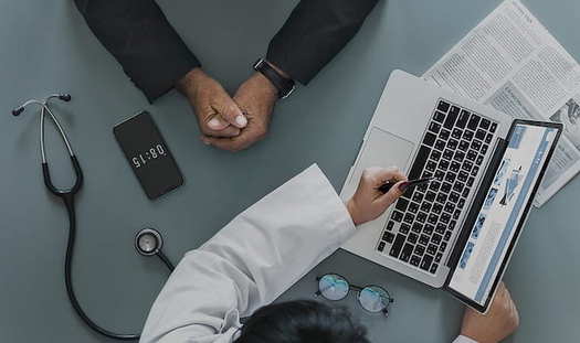 A recent report found Colorado hospitals could have saved consumers more than $11.5 billion over nine years by reining in administration costs and profit margins. (Pixabay)