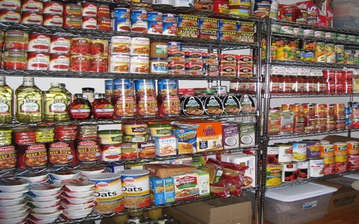 Hunger fighting advocates say Minnesota food shelves could use cash donations to help them keep longer hours and serve more people. (Maryhere)