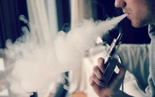 A recent study by the Food and Drug Administration found that a quarter of all high school students used e-cigarettes in 2019, up five percentage points from last year. (Vaping 360/Flickr)