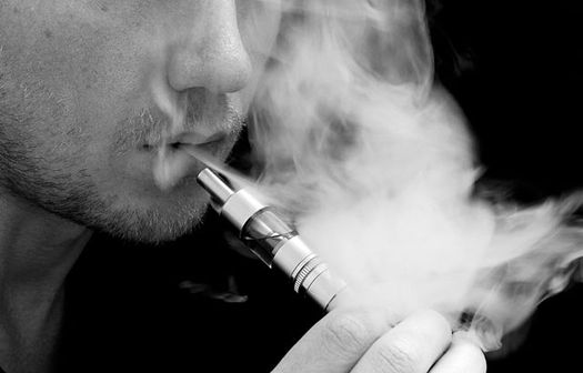A recent study by the Food and Drug Administration found that a quarter of all high school students used e-cigarettes in 2019, up five percentage points from last year. (Image Credit: https://www.ecigclick.co.uk/Wikimedia Commons)