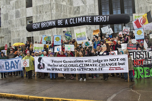 Environmental groups want the Oregon legislature and Gov. Kate Brown to take action to curb climate change next year. (Backbone Campaign/Flickr)