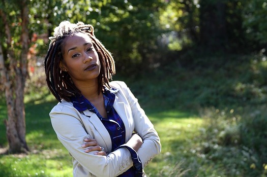 Discrimination based on natural hairstyles disproportionately affects black women and girls. (Whoisdejalynn/Pixabay)