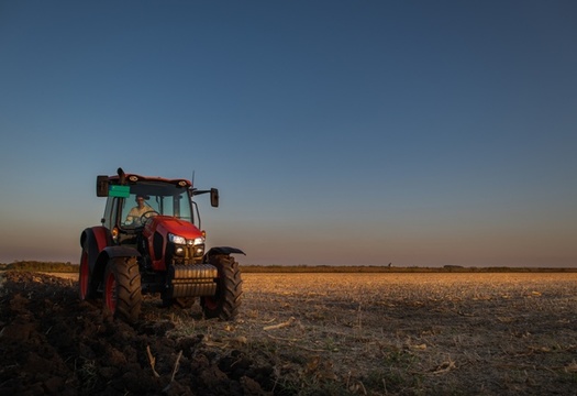 Farmers can play a crucial role in fighting climate change by adopting practices that improve soil health and capture carbon, but a new report suggests the federal government isn't doing enough to help them. (Adobe Stock)