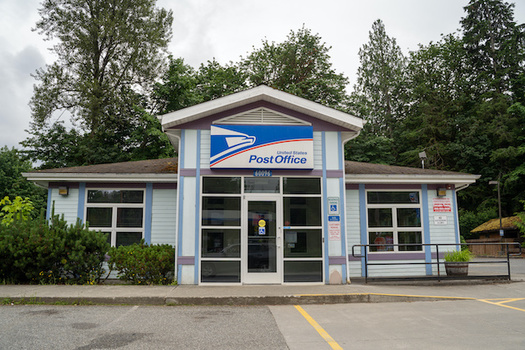 Nearly 60% of U.S. post offices are located in ZIP codes that have either a single bank branch or none at all.  (MelissaMN/Adobe Stock)