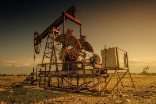 Conservation groups argue that selling even more oil and gas leases on public lands will deprive communities of significant tax revenue that could be generated by hunting, fishing, or other uses. (Creative Commons)