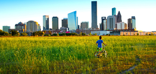A lack of zoning in places such as Houston often means the most vulnerable people are in the path of harmful pollution. (EDAF)