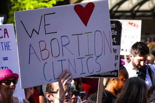 Illinois lawmakers passed the Reproductive Health Act in 2019 to ensure continued access to reproductive health, including abortion, regardless of federal court precedent. (Wikimedia Commons)