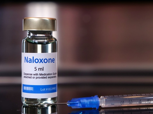 Take-home naloxone programs are becoming more prevalent during the COVID-19 pandemic. (Adobestock/Flickr)