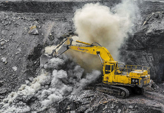 More than eight in 10 Americans surveyed support creating a jobs program that would hire unemployed coal workers to safely close down old coal mines and restore the natural landscape. (TripodStories-AB/Pixabay)