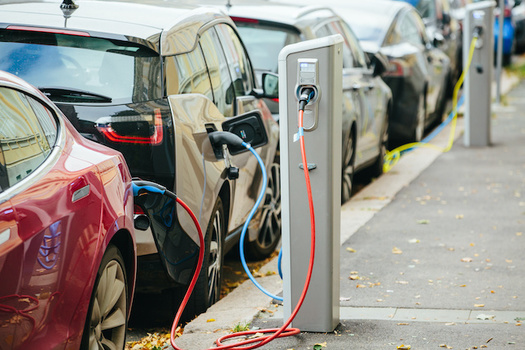Although it ranked sixth in the country among states, a new report gives Washington's electric-vehicle policies a score of 54 out of 100. (scharfsinn86/Adobe Stock)