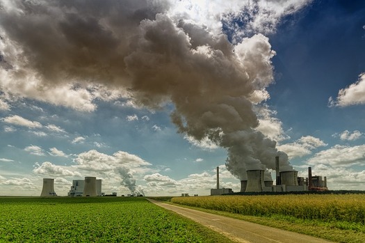 Nebraska ranks third nationally in industrial customers relying on electricity, largely generated by coal-fired power plants, mostly to power irrigation systems. (Jplenio/Pixabay)