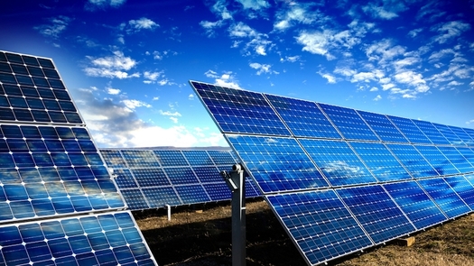 Los expertos han clasificado a Nuevo Mxico como el segundo pas del pas en potencial solar y el sexto en potencial de energa elica. (news.unm.edu)