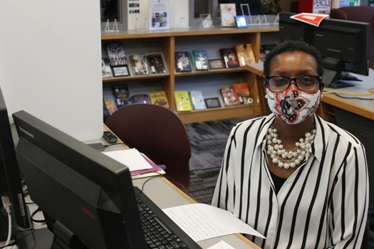 During virtual learning, Wayne Township bus driver Erica Woods helped manage coursework and schedules for more than three dozen high school seniors. (Aaricka Washington/Chalkbeat)