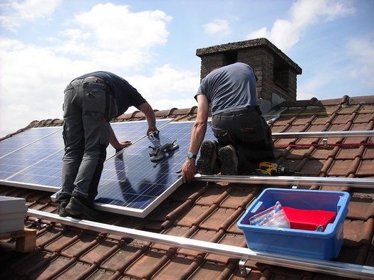 Solar and other renewable sources of energy could help Michigan meet its emission-reduction goals. (Pixabay)