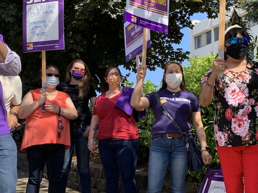 Workers picketed outside Samaritan Albany General Hospital this week, to call for more bargaining on their union contracts. (SEIU Local 49)