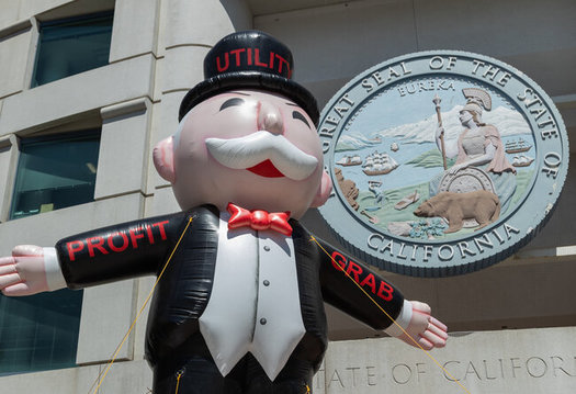 Last week, solar-power advocates used a giant balloon to make their point at a rally against changes to net-metering programs in front of the California Public Utilities Commission. (CA Solar and Storage Assn.)