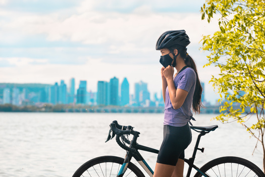 Health professionals compare bike-helmet laws to laws requiring people to wear seat belts. (Maridav/Adobe Stock)
