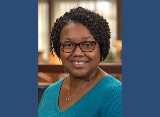 Dee Scales works with students in sixth through eighth grades at Dickson Preparatory STEAM Academy in Pittsburgh. (Photo courtesy Pennsylvania State Education Assn.)