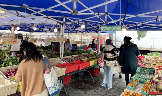 One in four New York City SNAP redemptions happens at Union Square Greenmarket in Manhattan. It's one of 80 GrowNYC food access sites in the city. (Michayla Savitt)