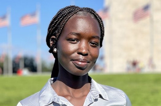 Diing Manyang, del campo de refugiados de Sudán del Sur y Kakuma, actualmente estudia en la Universidad George Washington. (Alianza de Presidentes sobre Educación Superior e Inmigración)