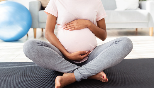 Doulas are trained to provide physical, emotional and informational support to pregnant people during labor, birth and postpartum. (Adobe Stock)