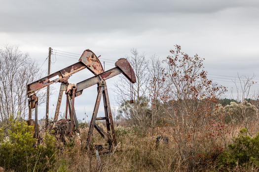 Missouri has more than 4,000 abandoned oil and gas wells, and data is lacking on how many of those are plugged. (Martina/Adobe Stock)
